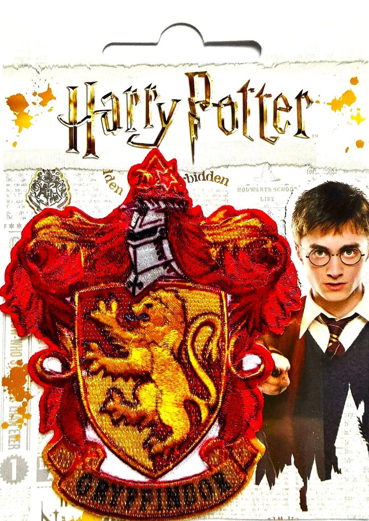 Savaime limpančios aplikacijos „Harry Potter“ – Grifų Gūžtos herbas (Gryffindor) 6,5 cm x 8,0 cm