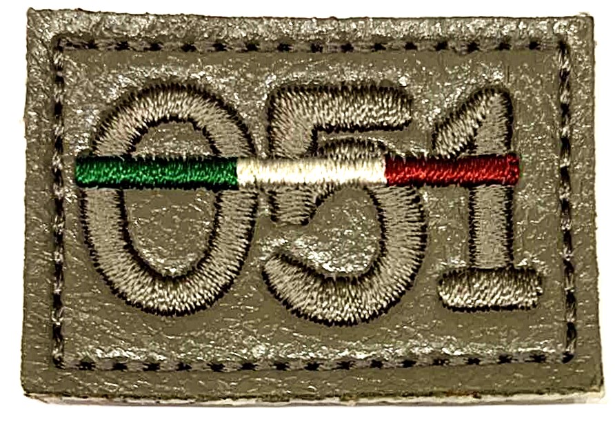 Aplikacija "051" 01 ~ 4,5 cm x 3,0 cm