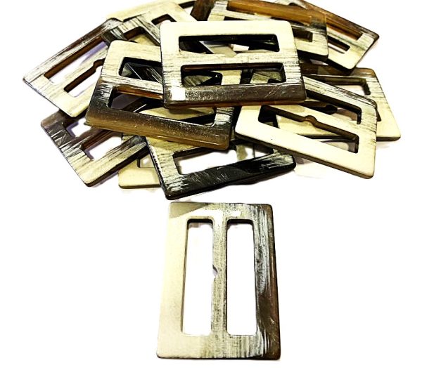 Plastikinė sagtelė "BT - 702" 30 mm x 40 mm