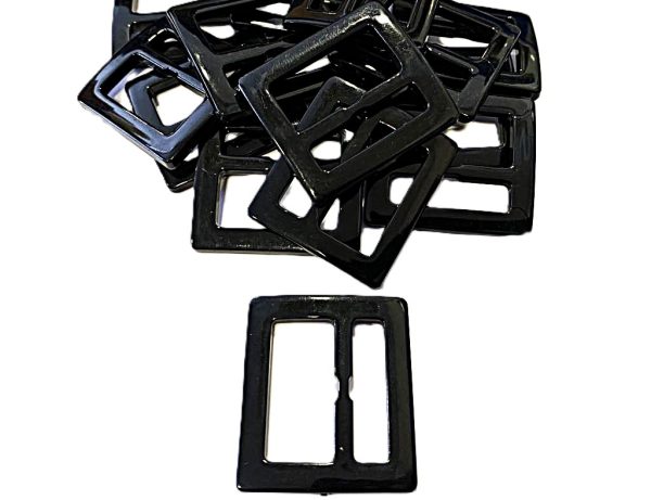 Plastikinė sagtelė "BT - 702" 33 mm x 33 mm