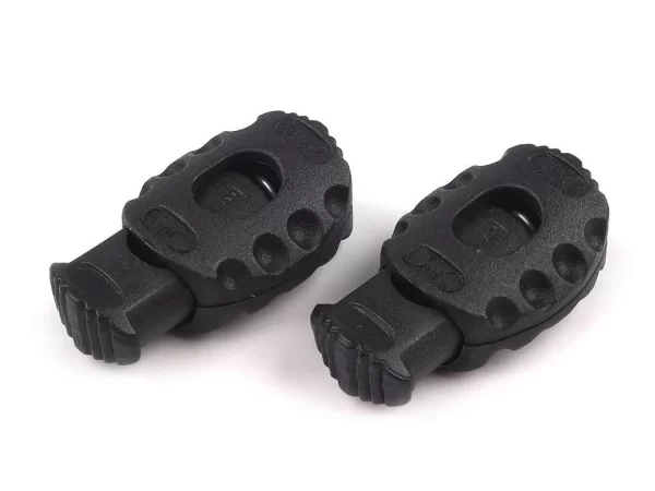 Juodi plastikiniai virvelių fiksatoriai – ergonomiški dviejų angų stoperiai 18 mm x 30 mm