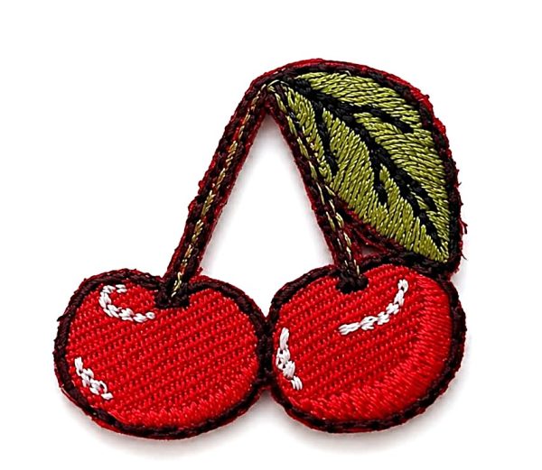 Aplikacija "vyšnios" ~ 2,4 cm x 2,2 cm