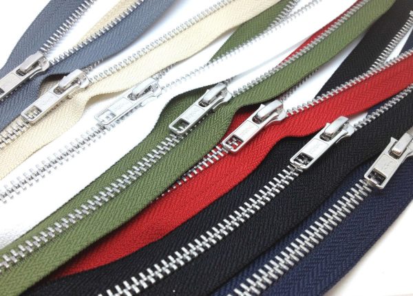 Metaliniai užtrauktukai džinsams YKK Nr. 4 20 cm